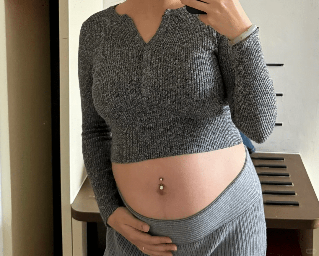 How to Adjust Your Pregnancy Belly Ring Safely(Step-by-Step) - QIAO Crystal