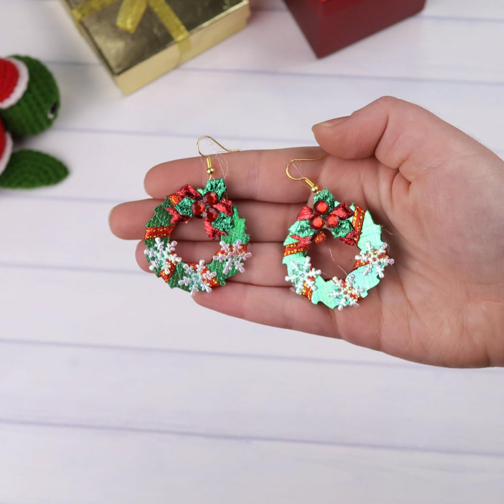 Christmas Wreath Dangle Earrings, Holiday Party Accessory, Festive Jewelry, 1.87 Inches - 我的商店我的商店我的商店