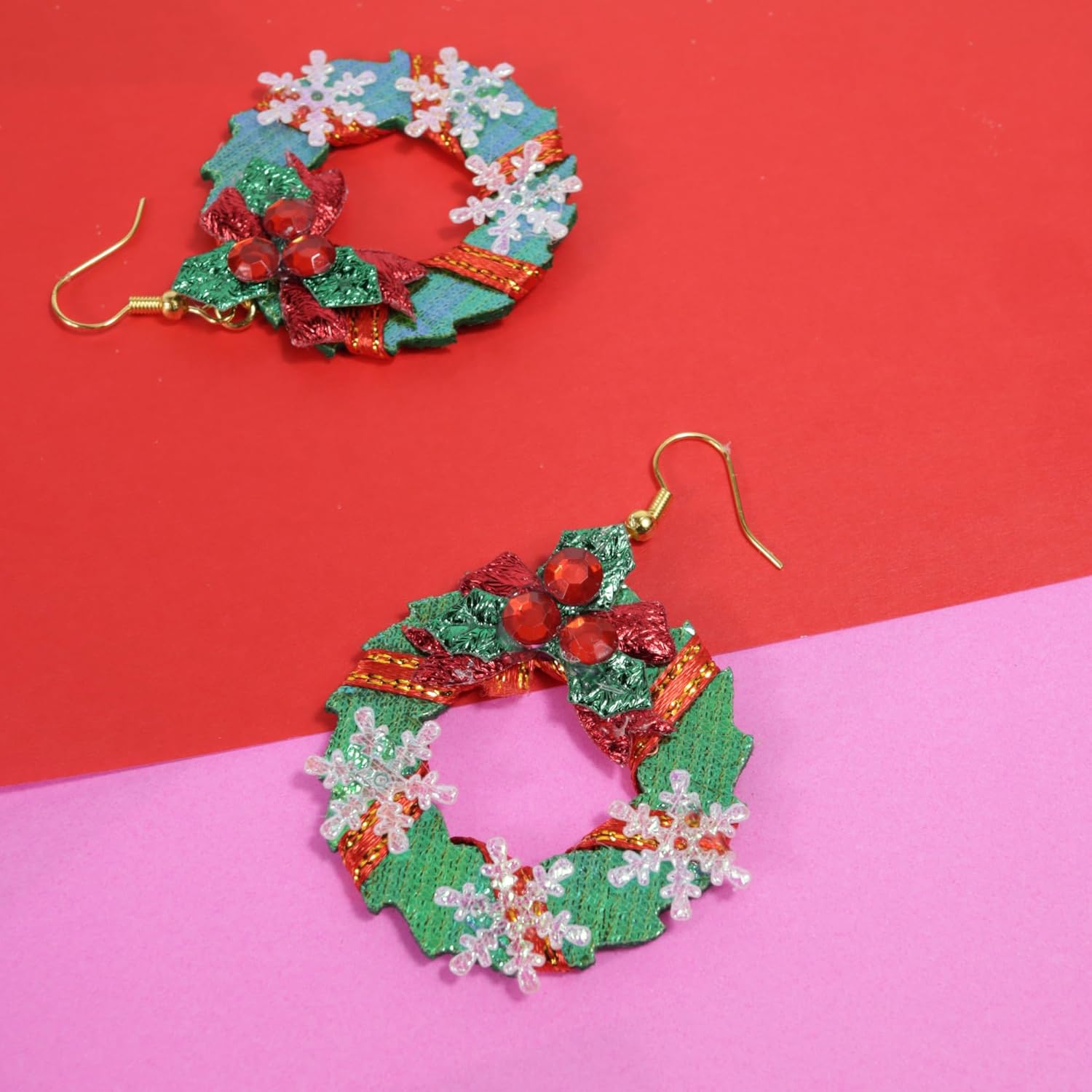 Christmas Wreath Dangle Earrings, Holiday Party Accessory, Festive Jewelry, 1.87 Inches - 我的商店我的商店我的商店