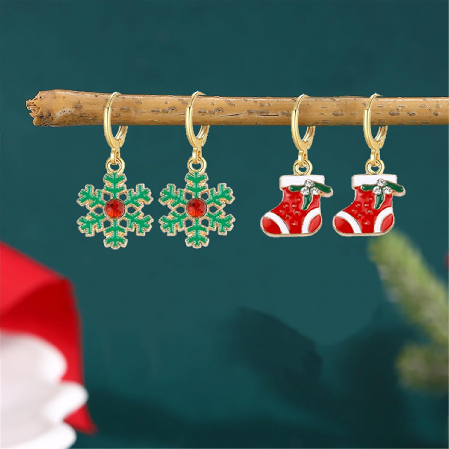 Dreuyet 9 Pairs Christmas Hoop Earrings for Women Cute Christmas Trees Bells Santa Claus Snowflakes Stocking Huggie Earrings Holiday Earrings Hoops Xmas Party Jewelry Gift - 我的商店我的商店我的商店