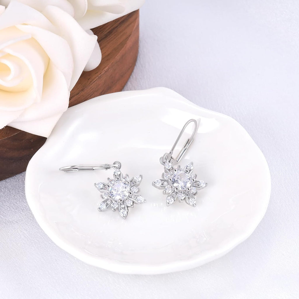 Snowflake Earrings for Women Sterling Silver Leverback Earrings Hypallergenic Clear Cubic Zirconia Sparkle Earring Classic Elegant Winter Christmas Jewelry Gifts for Her Mom Wife - 我的商店我的商店我的商店