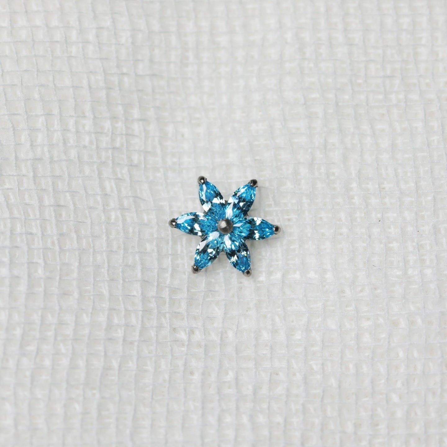 Titanium Tongue Rings 14g Tongue Barbell Internally Threaded Tongue Piercing Jewelry Flower Bridge Piercing for Women Men - QIAO Crystal我的商店QIAO Crystal